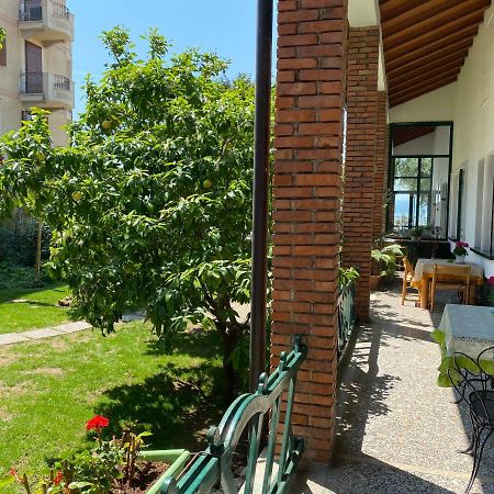 Casa Vacanze Gabbianella Villa Con Giardino Lungolago Maderno ตอสโกลาโน มาแดร์โน ภายนอก รูปภาพ