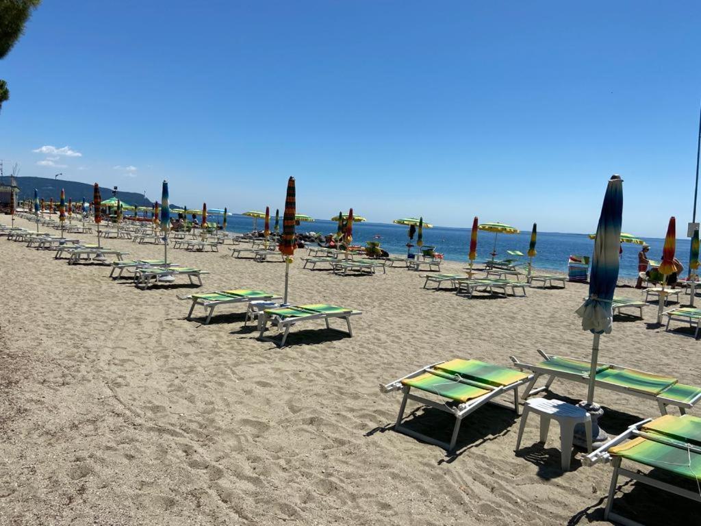 Casa Vacanze Gabbianella Villa Con Giardino Lungolago Maderno ตอสโกลาโน มาแดร์โน ภายนอก รูปภาพ
