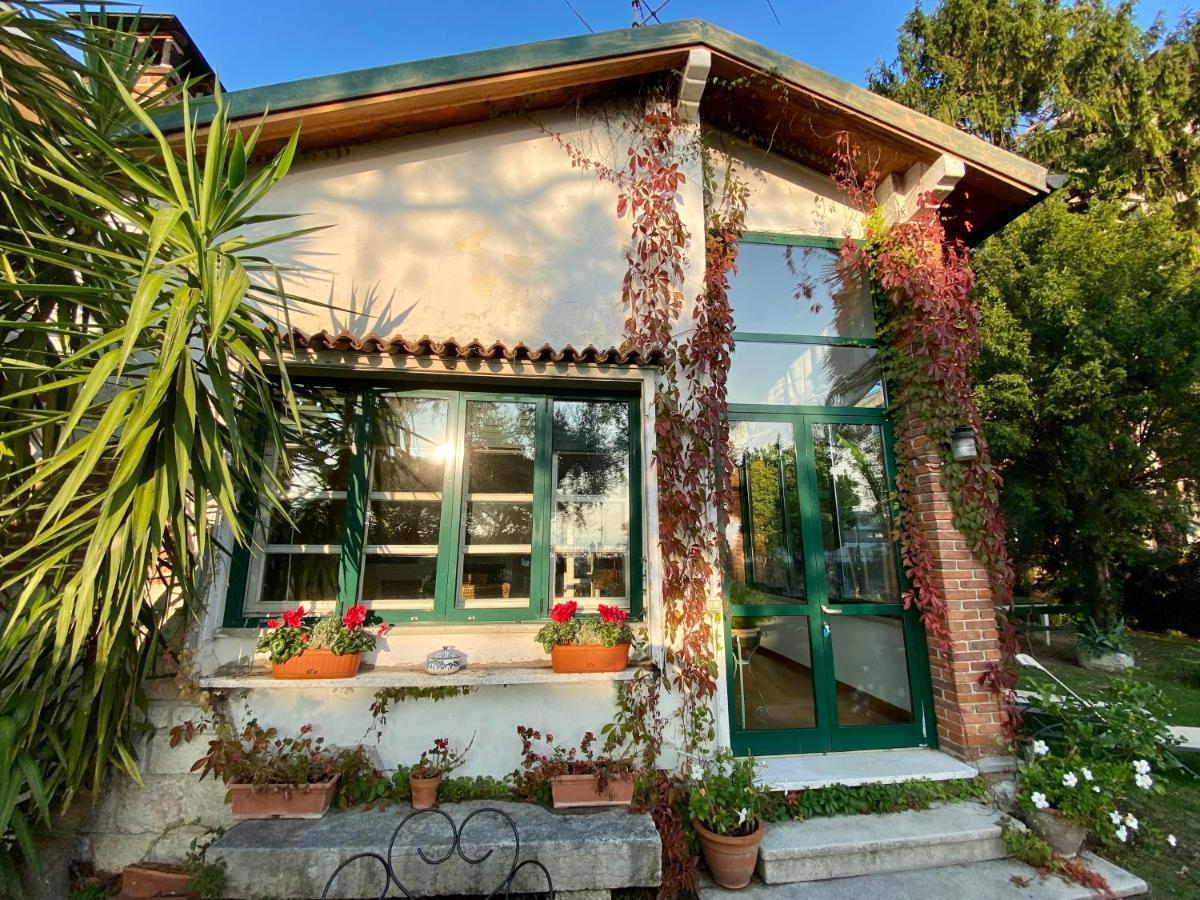 Casa Vacanze Gabbianella Villa Con Giardino Lungolago Maderno ตอสโกลาโน มาแดร์โน ภายนอก รูปภาพ
