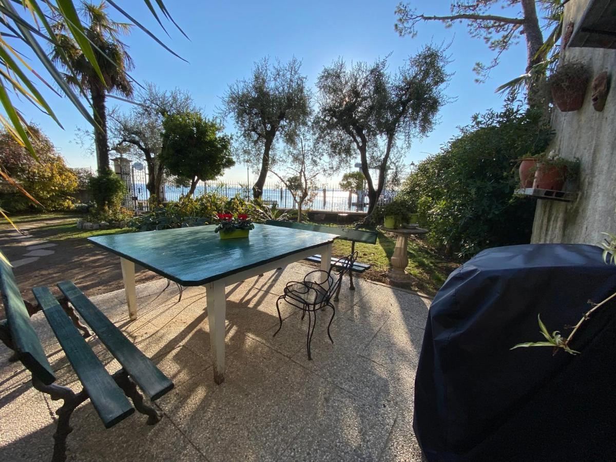 Casa Vacanze Gabbianella Villa Con Giardino Lungolago Maderno ตอสโกลาโน มาแดร์โน ภายนอก รูปภาพ